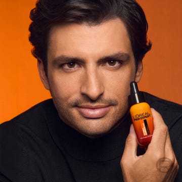 carlos sainz es embajador de la rutina de alto rendimiento de l'oréal men expert