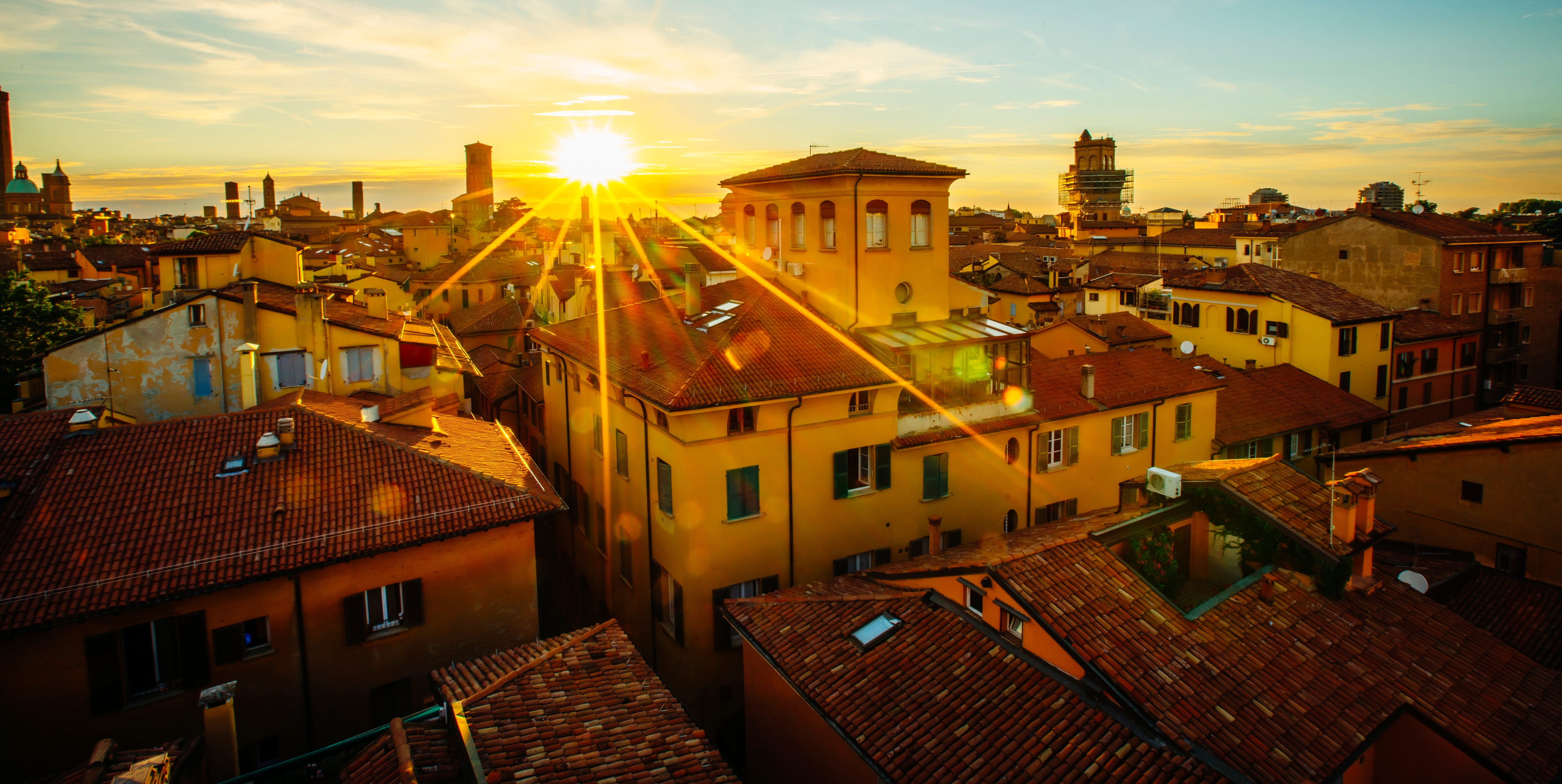 città più allegra italia bologna
