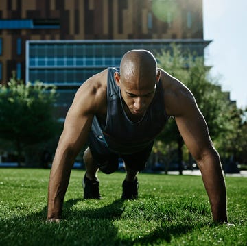 male athlete doing push ups